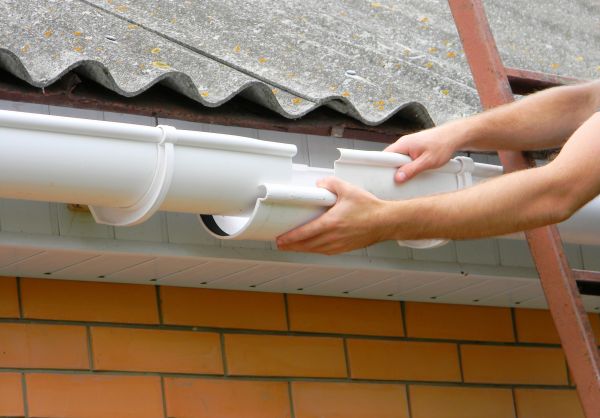 Gutter Hanging in Camden